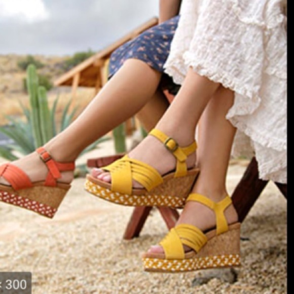 NWT Zodiac sz 8 Paola yellow suede cork wedge sandals - Picture 2 of 14